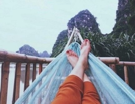 feet in hammock